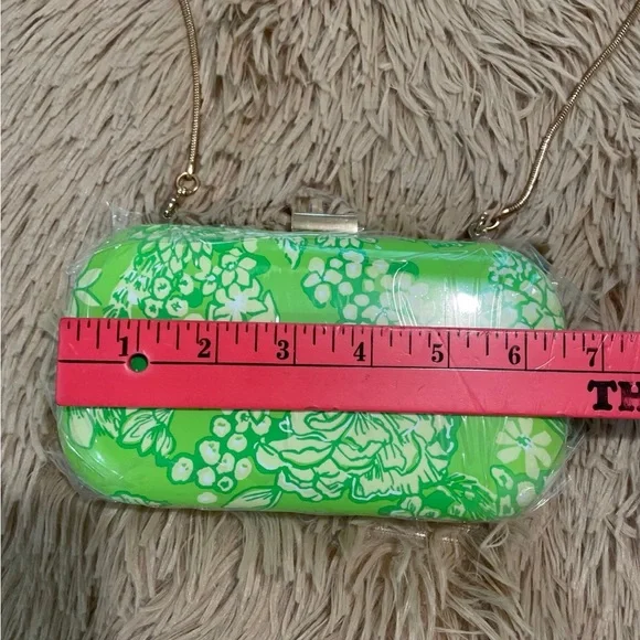 NEW LILLY PULITZER Purse Crossbody Limeade It’s a Spring Thing Clutch. - Picture 3 of 16